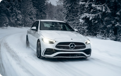 Mercedes на зимней дороге — подарочный сертификат на аренду авто во Львове
